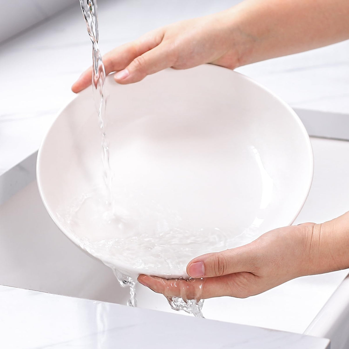 9.75" White Ceramic Pasta Bowls Set of 4 S660125