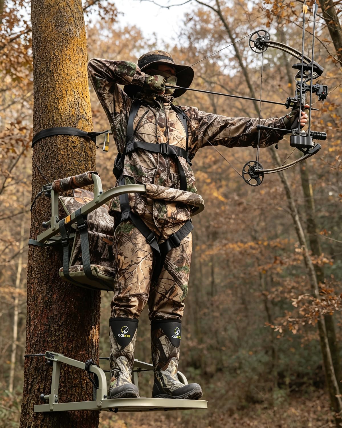 Climbing Tree Stand with Harness and Camo Seat Cushion X155885